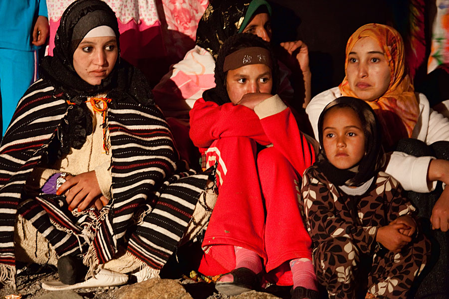  Waiting before the Imilchil music festival will start